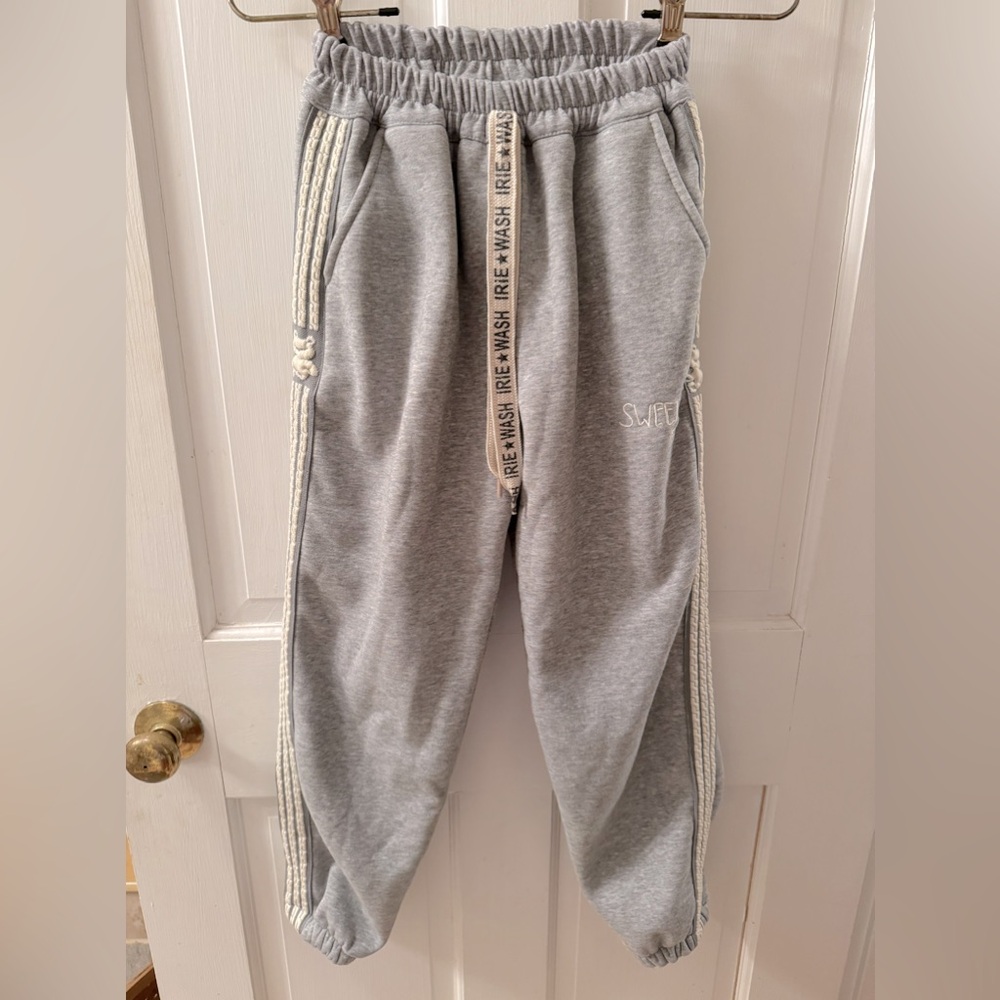 Irie Wash premium Paris gray fleece lined girls joggers 11y-12y like new